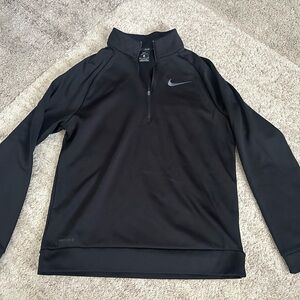 Nike Black Performance Jacket with Quarter-Zip and Athletic Fit